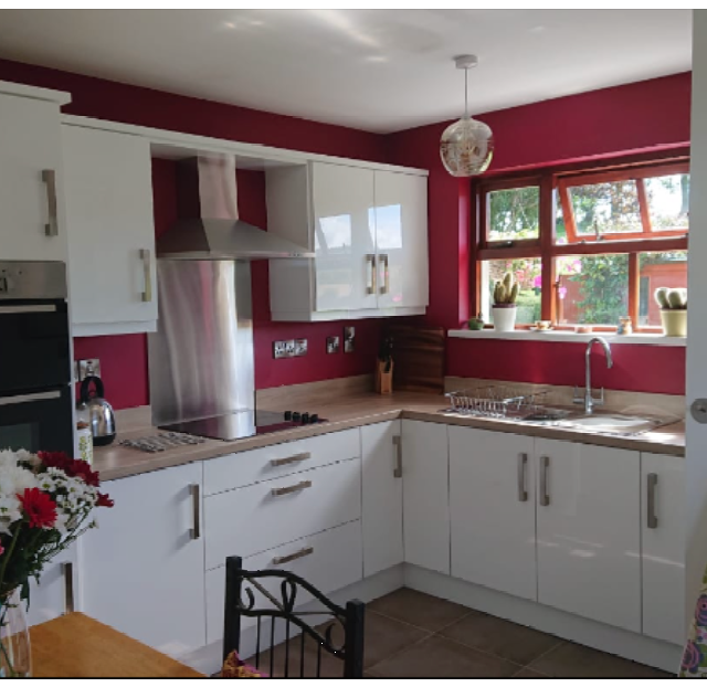 Bespoke Fitted Kitchens, Gloss Handleless Doors, STRABANE WHOLESALE LTD, Strabane, Co. Tyrone, 02871 382374